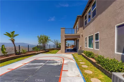 Exterior - 18458 Lakepointe, Riverside, CA 92503 photo 2 of 9