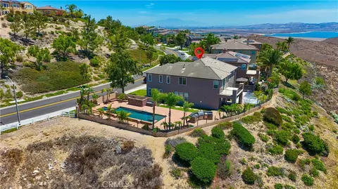 View/Area - 18458 Lakepointe, Riverside, CA 92503 photo 1 of 7
