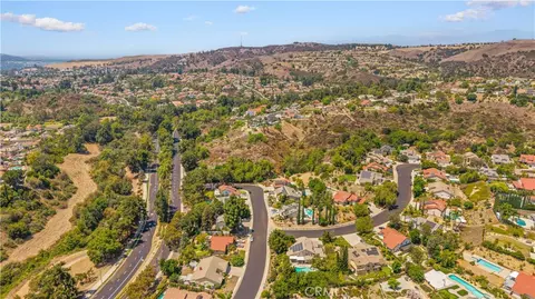 View/Area - 905 N Bridle Path Ln, Walnut, CA 91789 photo 3 of 4