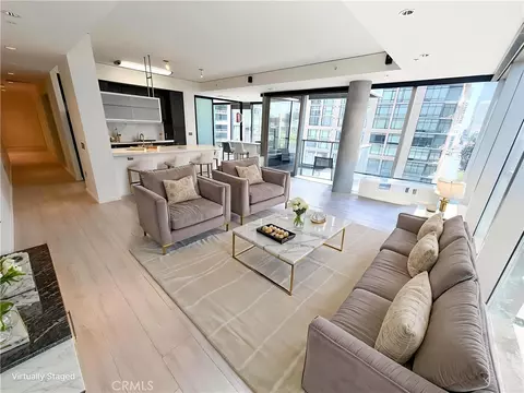 1155 S Grand Ave #1017, Los Angeles, CA 90015