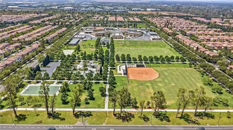 View/Area - 113 Chestnut Grv, Irvine, CA 92620 photo 2 of 7