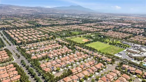 View/Area - 113 Chestnut Grv, Irvine, CA 92620 photo 4 of 7
