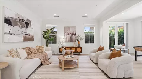 Living - 113 Chestnut Grv, Irvine, CA 92620 photo 2 of 3