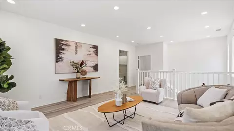 Entry Way - 113 Chestnut Grv, Irvine, CA 92620 photo 4 of 5