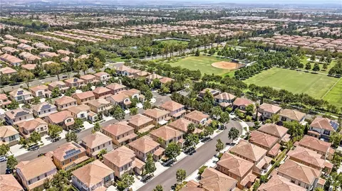 View/Area - 113 Chestnut Grv, Irvine, CA 92620 photo 3 of 7