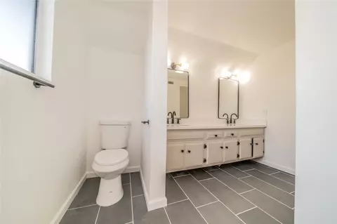 Bath - 1426 5th, Redlands, CA 92374 photo 2 of 2