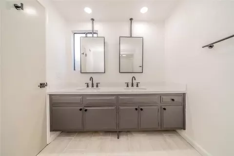Bath - 1426 5th, Redlands, CA 92374 photo 1 of 2