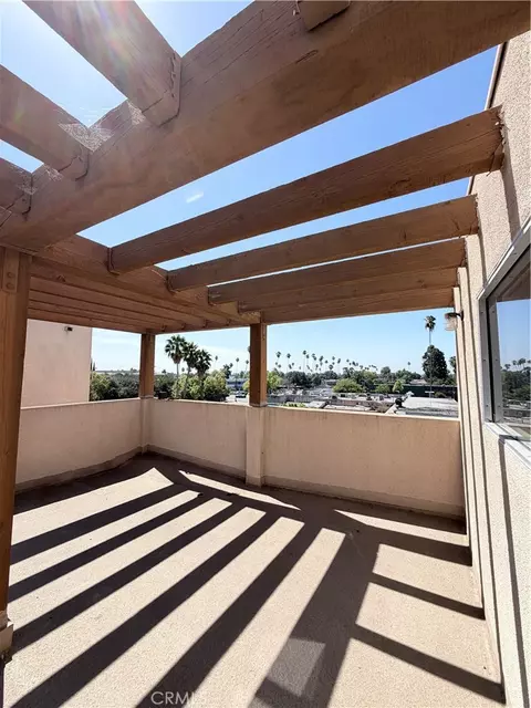 Exterior - 41 N Oak #4, Pasadena, CA 91107 photo 5 of 5