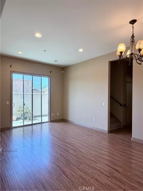 Living - 41 N Oak #4, Pasadena, CA 91107 photo 1 of 1