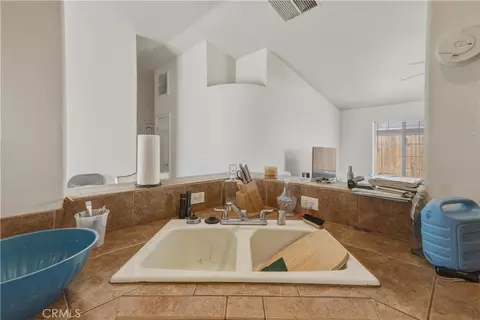 Kitchen - 6636 Cholla Ave, Twentynine Palms, CA 92277 photo 3 of 5