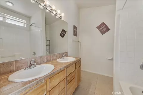 Bath - 6636 Cholla Ave, Twentynine Palms, CA 92277 photo 3 of 3