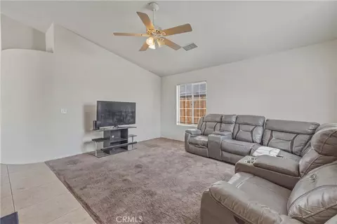 Living - 6636 Cholla Ave, Twentynine Palms, CA 92277 photo 1 of 2