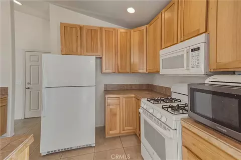 Kitchen - 6636 Cholla Ave, Twentynine Palms, CA 92277 photo 5 of 5