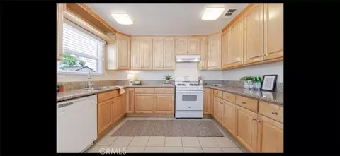Kitchen - 1498 E Topeka, Pasadena, CA 91104 photo 2 of 3