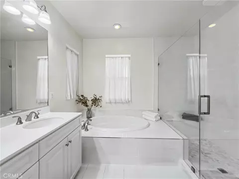 Bath - 320 Bronze, Irvine, CA 92618 photo 6 of 9