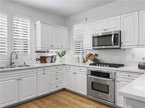 Kitchen - 320 Bronze, Irvine, CA 92618 photo 2 of 4