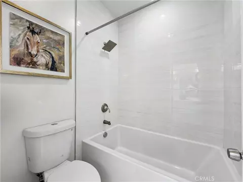 Bath - 320 Bronze, Irvine, CA 92618 photo 3 of 9