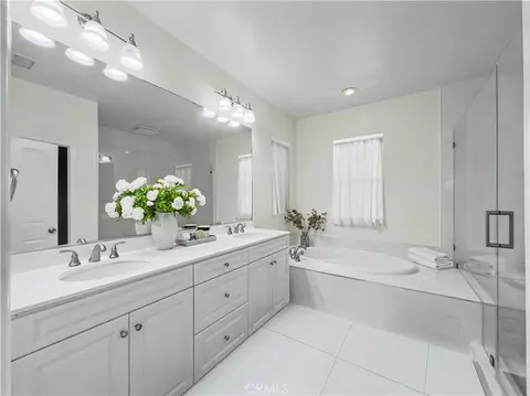 Bath - 320 Bronze, Irvine, CA 92618 photo 5 of 9