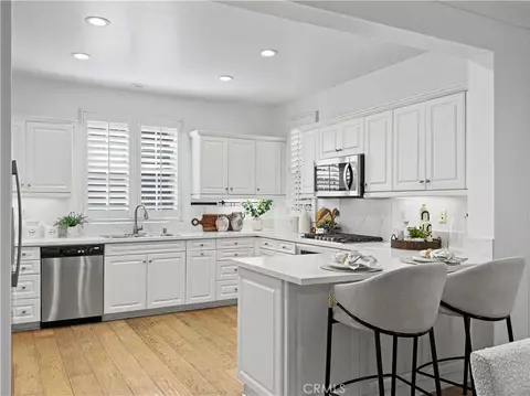 Kitchen - 320 Bronze, Irvine, CA 92618 photo 3 of 4
