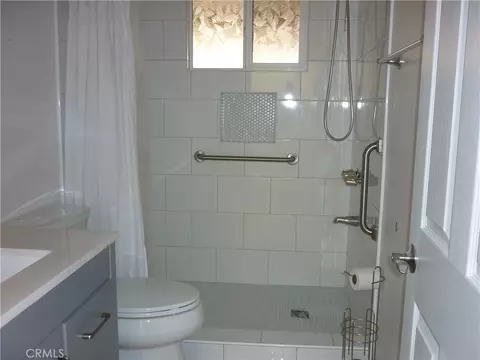 Bath - 4011 Cedar Ave, El Monte, CA 91731 photo 2 of 4