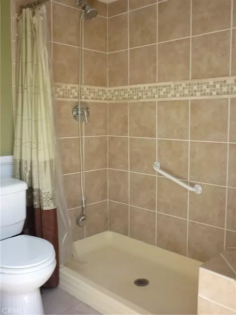 Bath - 4011 Cedar Ave, El Monte, CA 91731 photo 3 of 4
