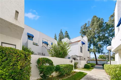 Exterior - 524 Park Shadow Ct, Baldwin Park, CA 91706 photo 3 of 9