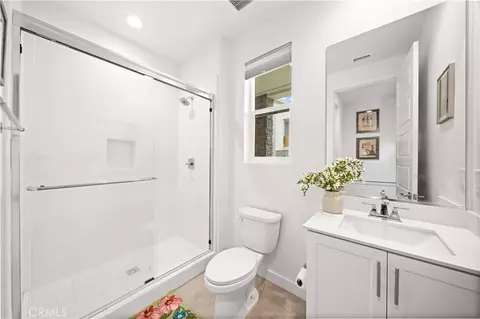Bath - 351 Baluster, Irvine, CA 92618 photo 1 of 3