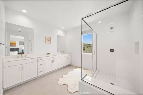 Bath - 351 Baluster, Irvine, CA 92618 photo 2 of 3