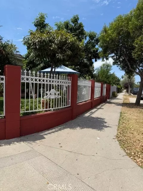 14800 Lanark, Panorama City, CA 91402
