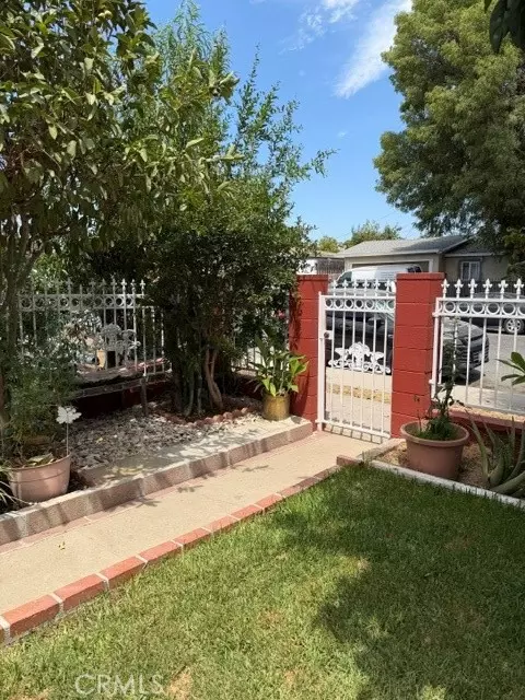 14800 Lanark, Panorama City, CA 91402