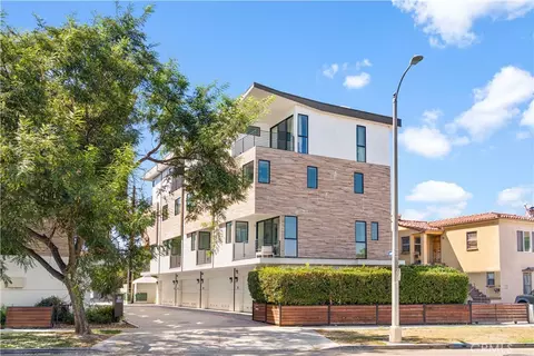 5151 W Redondo Ct, Los Angeles, CA 90019