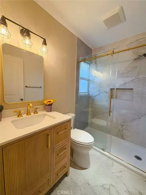 Bath - 883 E Leadora, Glendora, CA 91741 photo 2 of 3