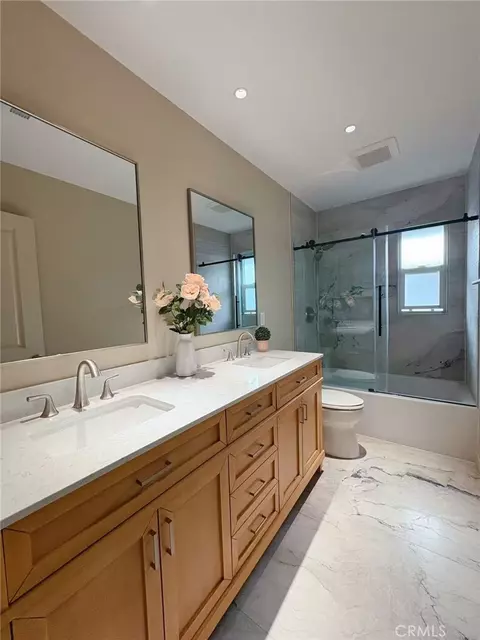 Bath - 883 E Leadora, Glendora, CA 91741 photo 1 of 3