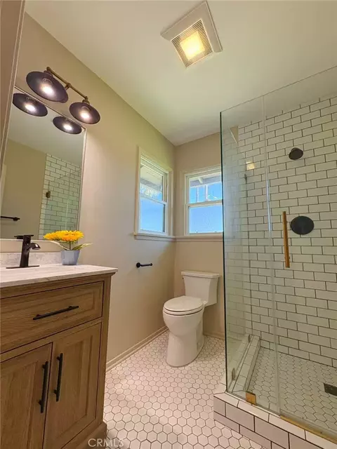 Bath - 883 E Leadora, Glendora, CA 91741 photo 3 of 3