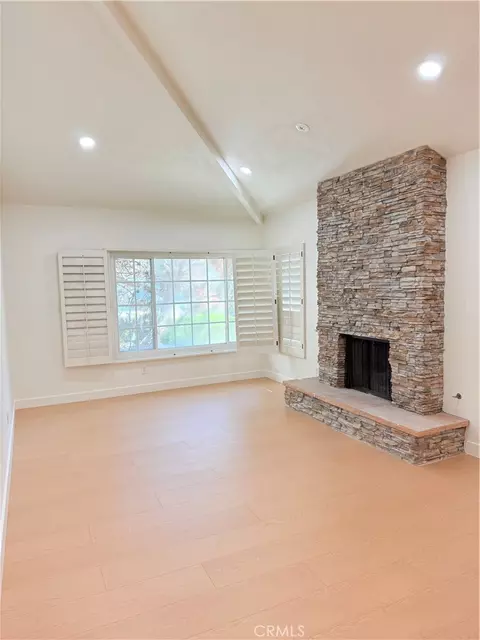 24 Whitecloud, Irvine, CA 92614 photo 2