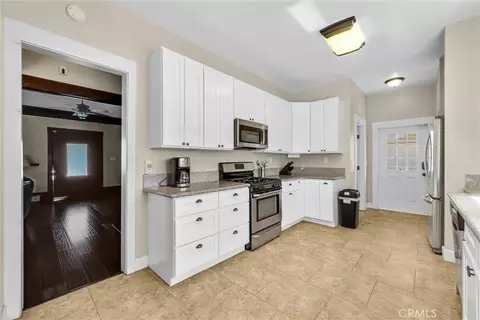 Entry Way - 3354 Orange St, Riverside, CA 92501 photo 1 of 3