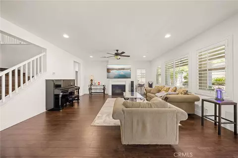 Living - 2795 Devonshire Ln, Ontario, CA 91762 photo 2 of 4