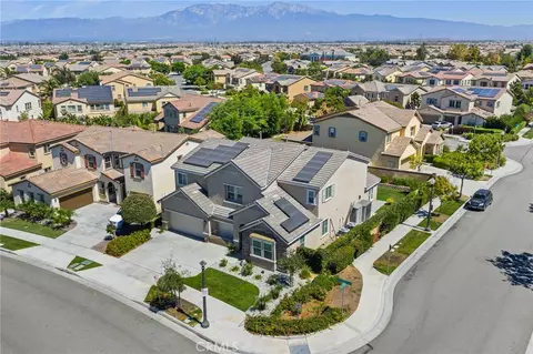 View/Area - 2795 Devonshire Ln, Ontario, CA 91762 photo 2 of 7