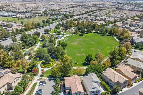 View/Area - 2795 Devonshire Ln, Ontario, CA 91762 photo 6 of 7