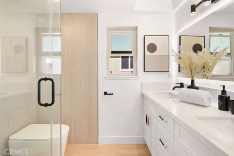 Bath - 14612 Beach Ave, Irvine, CA 92606 photo 1 of 1