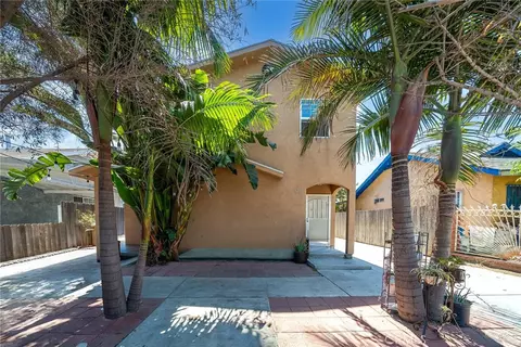 1214 E 1216 E 66th, Los Angeles, CA 90001