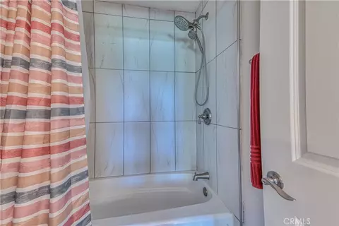 Bath - 425 W Laurel #K, Salinas, CA 93906 photo 2 of 2