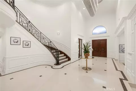 Entry Way - 3255 Lombardy Rd, Pasadena, CA 91107 photo 3 of 10