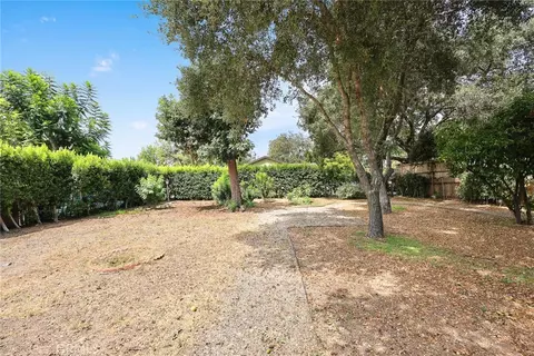 Exterior - 3255 Lombardy Rd, Pasadena, CA 91107 photo 9 of 9