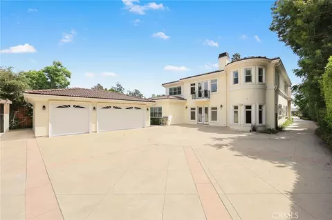 Exterior - 3255 Lombardy Rd, Pasadena, CA 91107 photo 7 of 9