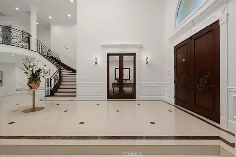 Entry Way - 3255 Lombardy Rd, Pasadena, CA 91107 photo 5 of 10