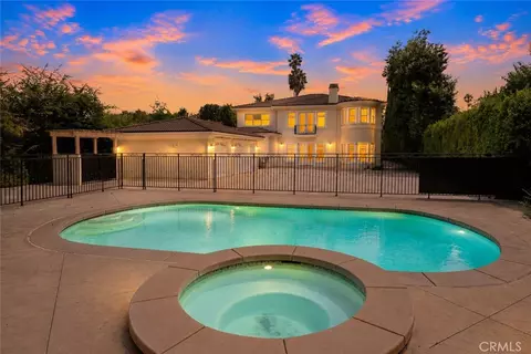 Exterior - 3255 Lombardy Rd, Pasadena, CA 91107 photo 4 of 9