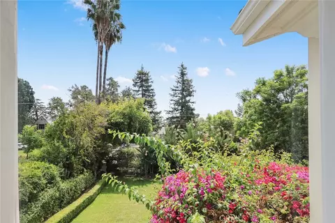Exterior - 3255 Lombardy Rd, Pasadena, CA 91107 photo 5 of 9