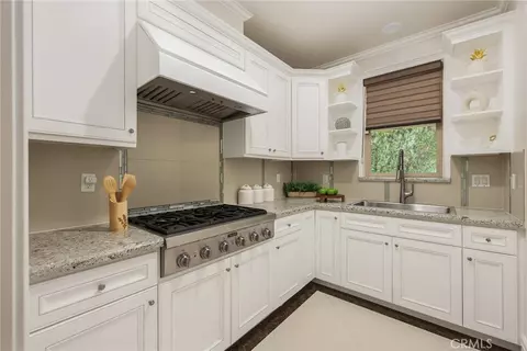 Kitchen - 3255 Lombardy Rd, Pasadena, CA 91107 photo 5 of 5