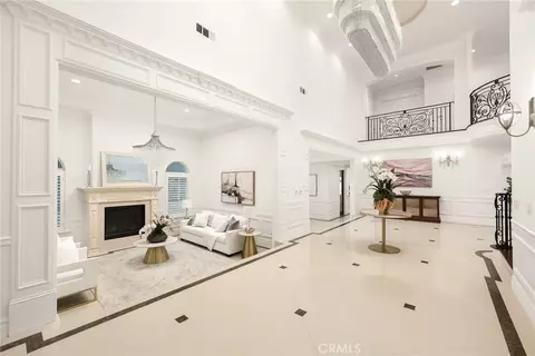 Entry Way - 3255 Lombardy Rd, Pasadena, CA 91107 photo 2 of 10
